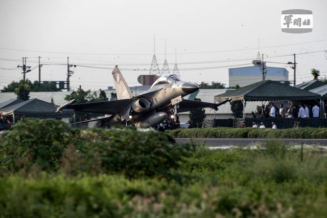 Son Dakika Havacılık Haberleri | Türk Hava Yolları, Pegasus, Sunexpress, Corendon, Havacılık, Havayolları, Havalimanları, Havaalanları, THY, Hostes, Pilot, Uçak, Kabin memuru, SHGM, DHMİ tayvan savas ucaklari otoyola kurulan gecici 6 14396552 o