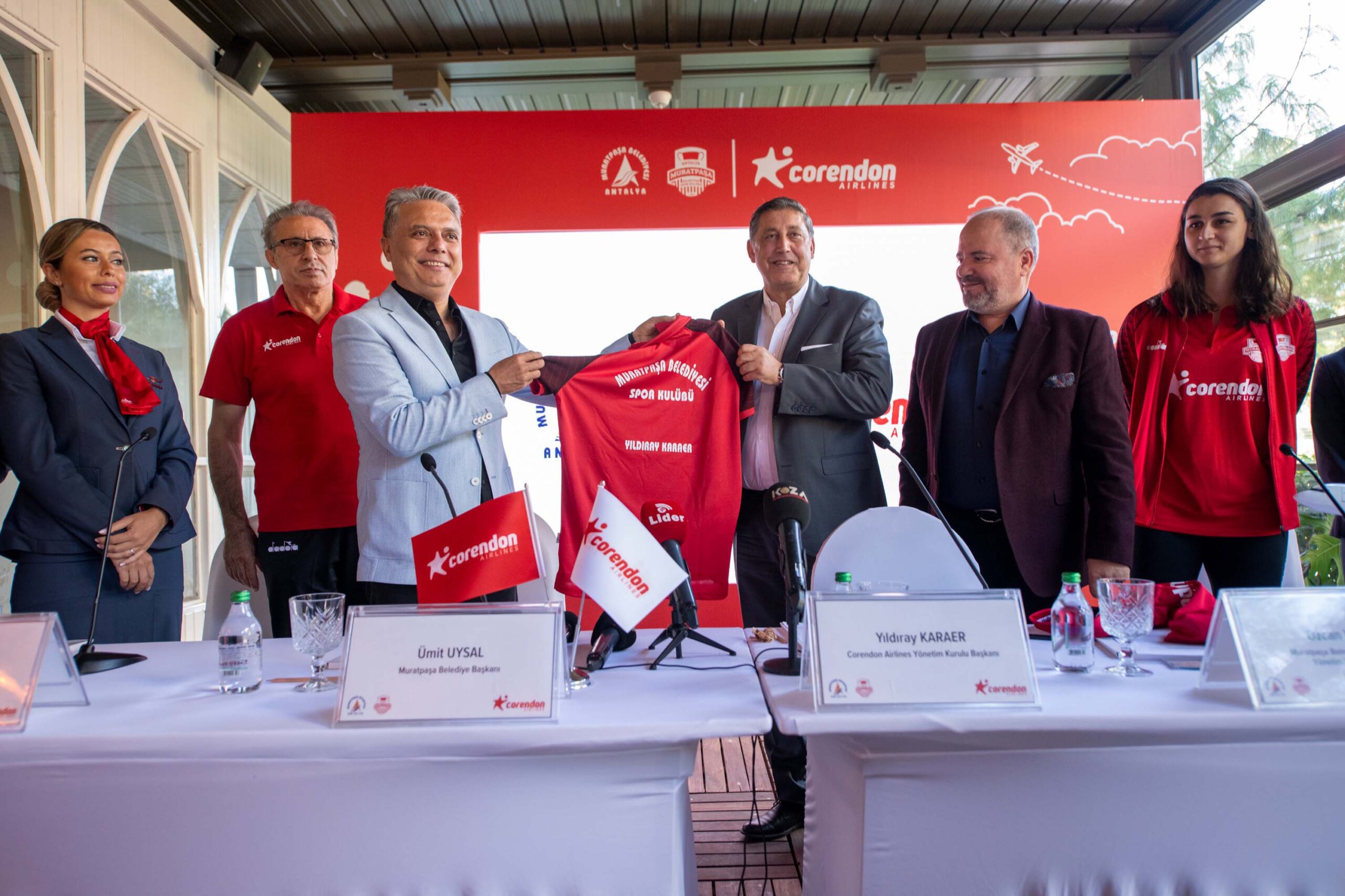 Son Dakika Havacılık Haberleri | Türk Hava Yolları, Pegasus, Sunexpress, Corendon, Havacılık, Havayolları, Havalimanları, Havaalanları, THY, Hostes, Pilot, Uçak, Kabin memuru, SHGM, DHMİ 1633600361 Corendon Airlines Muratpa a Belediyesi Kad n Voleybol Tak m Lansman scaled