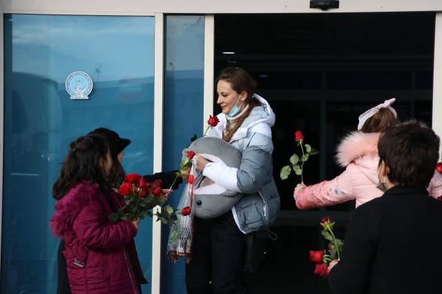 Son Dakika Havacılık Haberleri | Türk Hava Yolları, Pegasus, Sunexpress, Corendon, Havacılık, Havayolları, Havalimanları, Havaalanları, THY, Hostes, Pilot, Uçak, Kabin memuru, SHGM, DHMİ ukraynali turistler kayseri de cicekle karsil 3 14629961 o