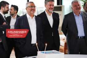 Ahmet-Bolat'a-sürpriz-bir-doğum-günü-yapıldı