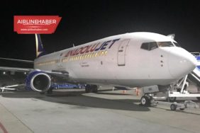 Anadolujet-B737'si-inişte-kuş-sürüsüne-girdi