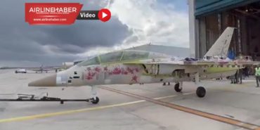 Türkiye’nin jet motorlu askeri uçağı Hürjet ilk kez hangardan çıktı