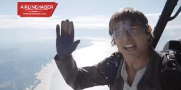 Tom Cruise uçaktan atlayarak hayranlarına teşekkür etti