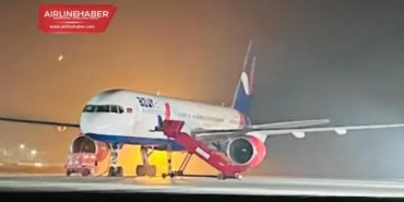 Azur Hava Yolu’na ait uçak, bomba ihbarı nedeniyle Hindistan’da acil iniş yaptı