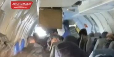 Rus uçağında korkunç anlar: Kapılar açıldı yolcuların eşyaları uçtu