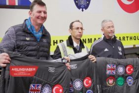 THY-uçağı-ile-deprem-bölgesine-iki-tır-TIR-yardım-malzemeSİ