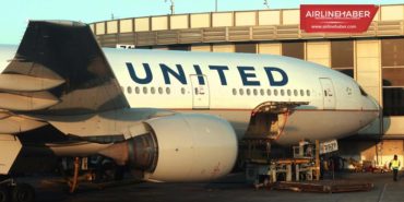 United B772’nin uçuş sırasında motoru durdu