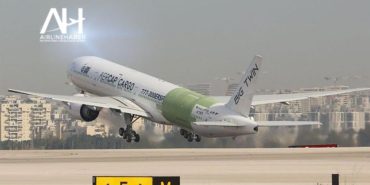 İlk Boeing 777-300ERSF uçtu