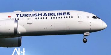 THY uçağında cinnet geçirerek yolcu kabin ekibine saldırdı