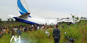 Antonov AN-26 kargo uçağı inişte pistten çıktı