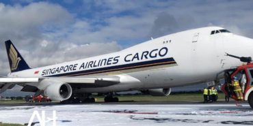 Kalkış sırasında kuş çarpması nedeniyle motor durdu. 16 tekerlekten 11’i patladı