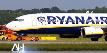 B738’İN KALKIŞTA BURUN İNİŞ TAKIMININ BİR LASTİĞİ PATLADI