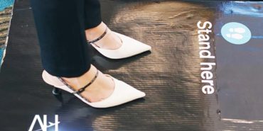 Air New Zealand uluslararası uçuşlara binmeden önce yolcuları tartıyor