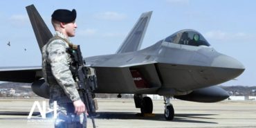 Pentagon, Ortadoğu’ya F-22 savaş uçakları konuşlandırdı