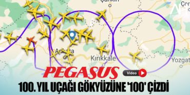 100. yıl uçağı gökyüzüne '100' çizdi 16 Haberler İSG 100. yıl uçağı gökyüzüne ‘100’ çizdi