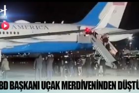 ABD Başkanı Uçak Merdiveninden düştü