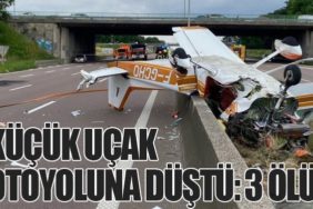 Küçük Uçak Otoyoluna Düştü: 3 Ölü