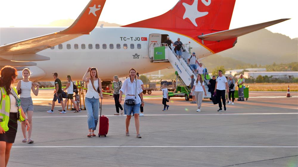 Son Dakika Havacılık Haberleri | Türk Hava Yolları, Pegasus, Sunexpress, Corendon, Havacılık, Havayolları, Havalimanları, Havaalanları, THY, Hostes, Pilot, Uçak, Kabin memuru, SHGM, DHMİ Bratislavadan Gazipasa Alanyaya Ilk Charter Ucus Gerceklesti2