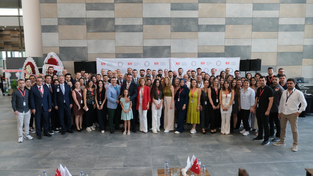 Son Dakika Havacılık Haberleri | Türk Hava Yolları, Pegasus, Sunexpress, Corendon, Havacılık, Havayolları, Havalimanları, Havaalanları, THY, Hostes, Pilot, Uçak, Kabin memuru, SHGM, DHMİ Cukurova Havalimani Ekip