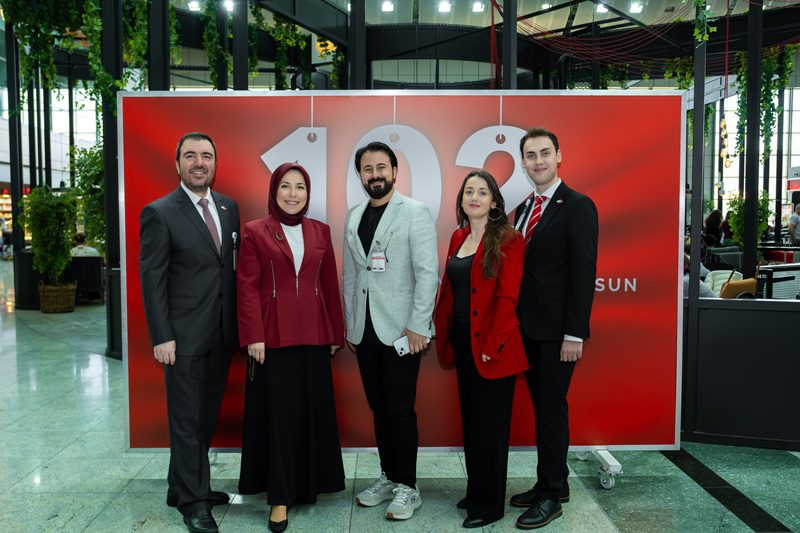 Cumhuriyet'in 102. yaşı Sabiha Gökçen Havalimanı'nda coşkuyla kutlandı 3 Haberler Sabiha Gökçen Son Dakika Havacılık Haberleri | Türk Hava Yolları, Pegasus, Sunexpress, Corendon, Havacılık, Havayolları, Havalimanları, Havaalanları, THY, Hostes, Pilot, Uçak, Kabin memuru, SHGM, DHMİ ISG 29 Ekim 3