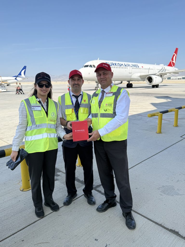 Ercan Havalimanı’nda FOD yürüyüşü gerçekleştirildi 4 Haberler Ercan Son Dakika Havacılık Haberleri | Türk Hava Yolları, Pegasus, Sunexpress, Corendon, Havacılık, Havayolları, Havalimanları, Havaalanları, THY, Hostes, Pilot, Uçak, Kabin memuru, SHGM, DHMİ FOD yuruyusu 1