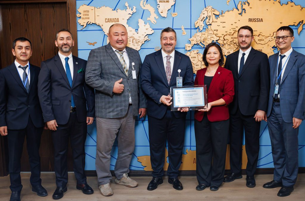 Orta Asya’nın İlk ACI Yetkili Eğitim Merkezi Almatı Havalimanı’nda Açıldı 1 Haberler Almatı Son Dakika Havacılık Haberleri | Türk Hava Yolları, Pegasus, Sunexpress, Corendon, Havacılık, Havayolları, Havalimanları, Havaalanları, THY, Hostes, Pilot, Uçak, Kabin memuru, SHGM, DHMİ Orta Asyanin Ilk ACI Yetkili Egitim Merkezi Almati Havalimaninda Acildi1