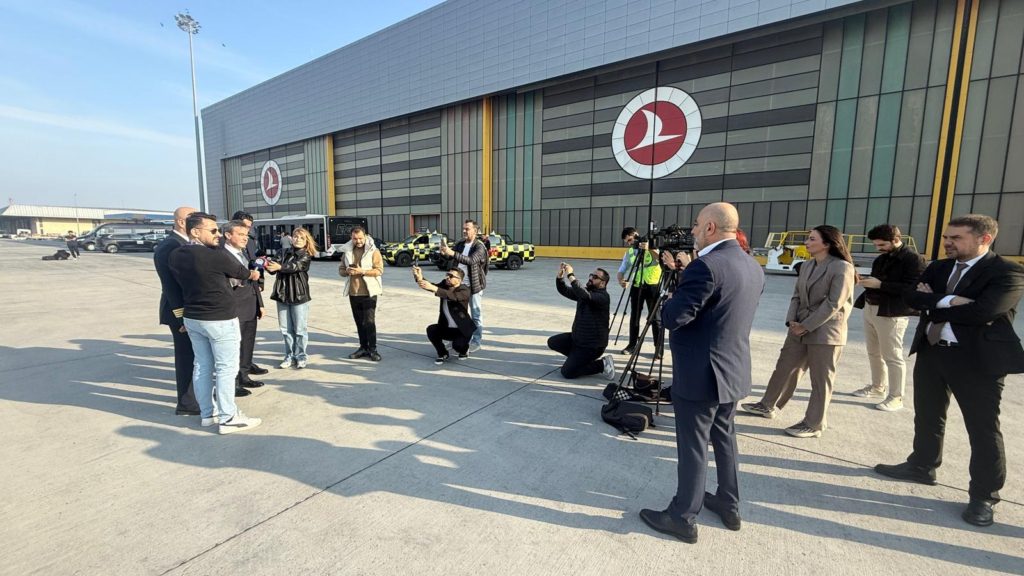 AJet’in İnanılmaz Operasyonu! 5 Köşe Yazıları AJet Son Dakika Havacılık Haberleri | Türk Hava Yolları, Pegasus, Sunexpress, Corendon, Havacılık, Havayolları, Havalimanları, Havaalanları, THY, Hostes, Pilot, Uçak, Kabin memuru, SHGM, DHMİ WhatsApp Image 2025 11 05 at 10.50.53