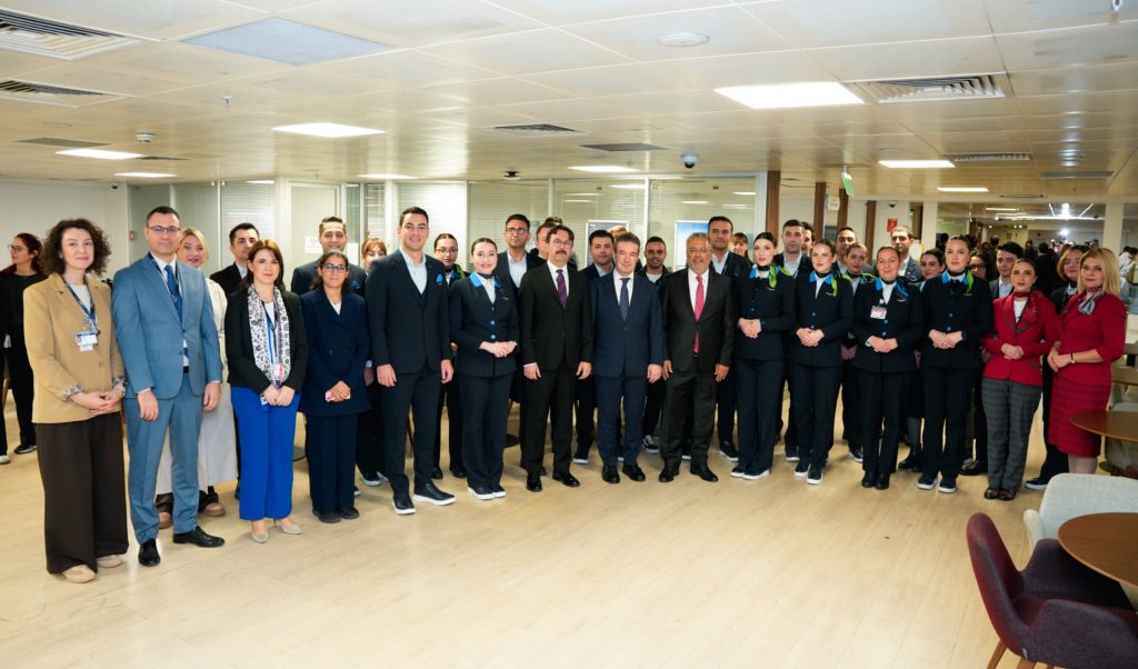 Sabiha Gökçen’de AJet Operasyonlarına Üst Düzey Ziyaret 8 Haberler AJet Son Dakika Havacılık Haberleri | Türk Hava Yolları, Pegasus, Sunexpress, Corendon, Havacılık, Havayolları, Havalimanları, Havaalanları, THY, Hostes, Pilot, Uçak, Kabin memuru, SHGM, DHMİ Ahmet Bolat Kabin 3