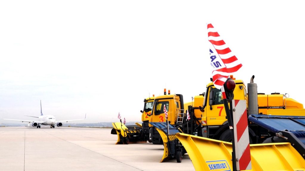 Sabiha Gökçen Havalimanı Kış Operasyonlarına Hazır 4 Haberler Sabiha Gökçen Havalimanı Son Dakika Havacılık Haberleri | Türk Hava Yolları, Pegasus, Sunexpress, Corendon, Havacılık, Havayolları, Havalimanları, Havaalanları, THY, Hostes, Pilot, Uçak, Kabin memuru, SHGM, DHMİ Sabiha Gokcen Havalimaninda karla mucadele ekipleri hazirliklarini tamamladi1