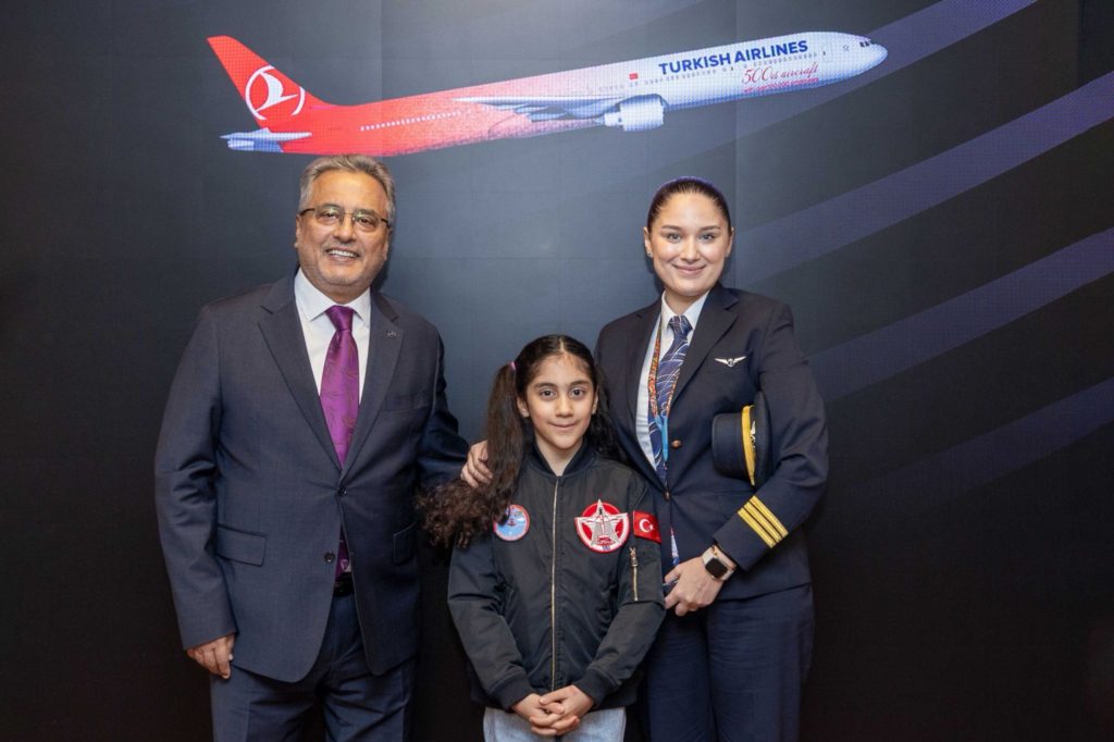 TUSAŞ Şehidinin Kızı Kanseri Yendi, Pilot Koltuğuna Oturdu 1 Haberler TUSAŞ Son Dakika Havacılık Haberleri | Türk Hava Yolları, Pegasus, Sunexpress, Corendon, Havacılık, Havayolları, Havalimanları, Havaalanları, THY, Hostes, Pilot, Uçak, Kabin memuru, SHGM, DHMİ TUSAS Sehidinin Kizi Kanseri Yendi Pilot Koltuguna Oturdu1