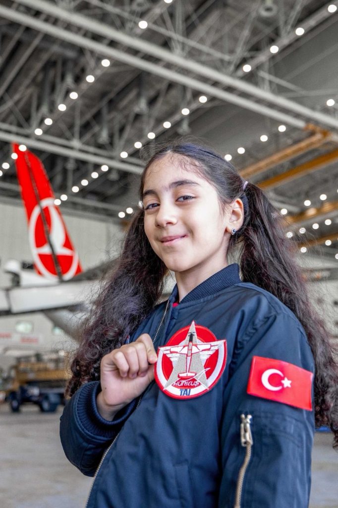 TUSAŞ Şehidinin Kızı Kanseri Yendi, Pilot Koltuğuna Oturdu 2 Haberler TUSAŞ TUSAŞ Şehidinin Kızı Kanseri Yendi, Pilot Koltuğuna Oturdu