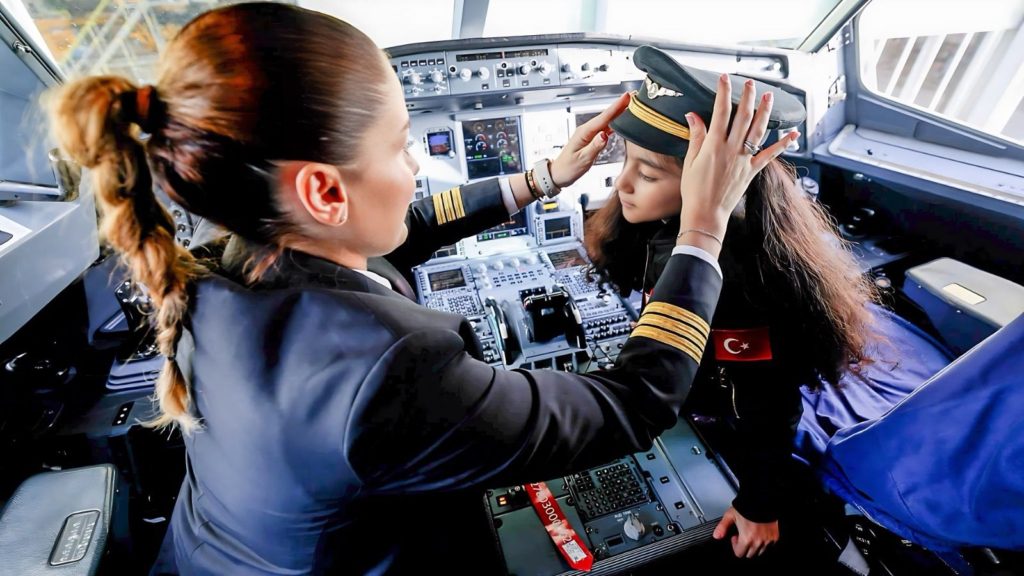 TUSAŞ Şehidinin Kızı Kanseri Yendi, Pilot Koltuğuna Oturdu 3 Haberler TUSAŞ Son Dakika Havacılık Haberleri | Türk Hava Yolları, Pegasus, Sunexpress, Corendon, Havacılık, Havayolları, Havalimanları, Havaalanları, THY, Hostes, Pilot, Uçak, Kabin memuru, SHGM, DHMİ TUSAS Sehidinin Kizi Kanseri Yendi Pilot Koltuguna Oturdu3