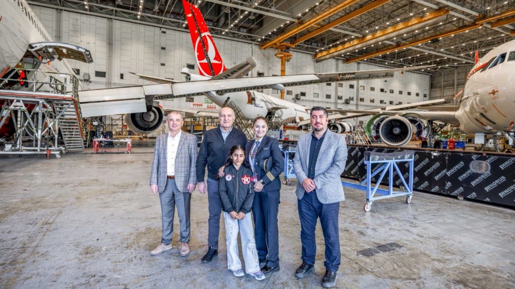 TUSAŞ Şehidinin Kızı Kanseri Yendi, Pilot Koltuğuna Oturdu 6 Haberler TUSAŞ Son Dakika Havacılık Haberleri | Türk Hava Yolları, Pegasus, Sunexpress, Corendon, Havacılık, Havayolları, Havalimanları, Havaalanları, THY, Hostes, Pilot, Uçak, Kabin memuru, SHGM, DHMİ TUSAS Sehidinin Kizi Kanseri Yendi Pilot Koltuguna Oturdu6