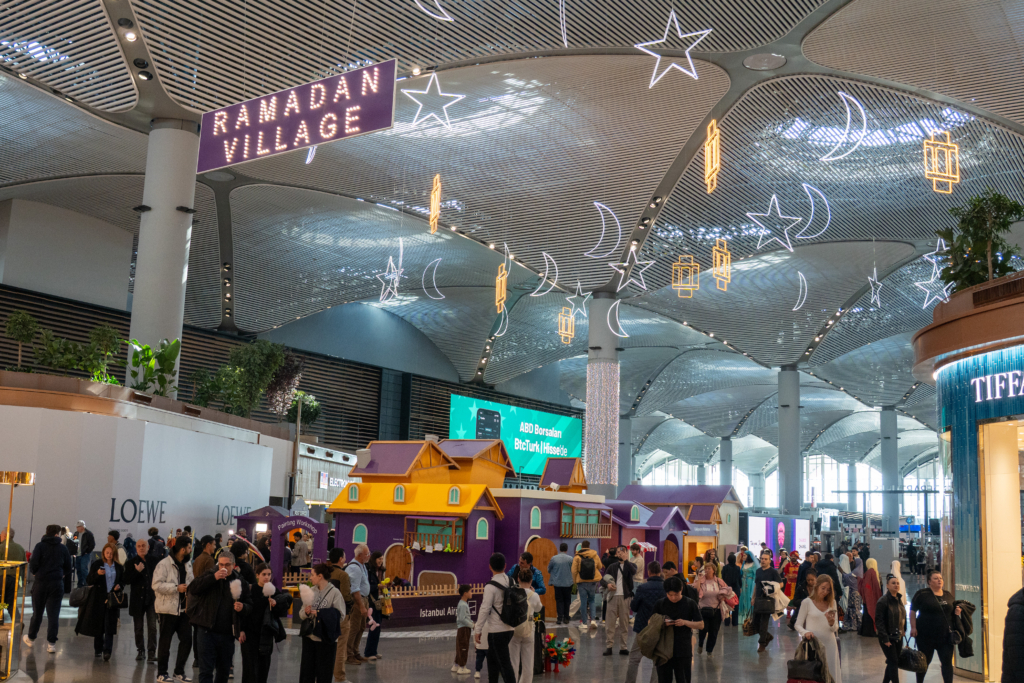 Gelenekten Geleceğe: İGA İstanbul Havalimanı’nda “Ramazan Şenliği” 4 Haberler İGA Son Dakika Havacılık Haberleri | Türk Hava Yolları, Pegasus, Sunexpress, Corendon, Havacılık, Havayolları, Havalimanları, Havaalanları, THY, Hostes, Pilot, Uçak, Kabin memuru, SHGM, DHMİ 1771495514 IGA09050