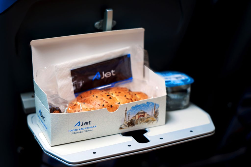 Son Dakika Havacılık Haberleri | Türk Hava Yolları, Pegasus, Sunexpress, Corendon, Havacılık, Havayolları, Havalimanları, Havaalanları, THY, Hostes, Pilot, Uçak, Kabin memuru, SHGM, DHMİ AJet Iftariyelik 2