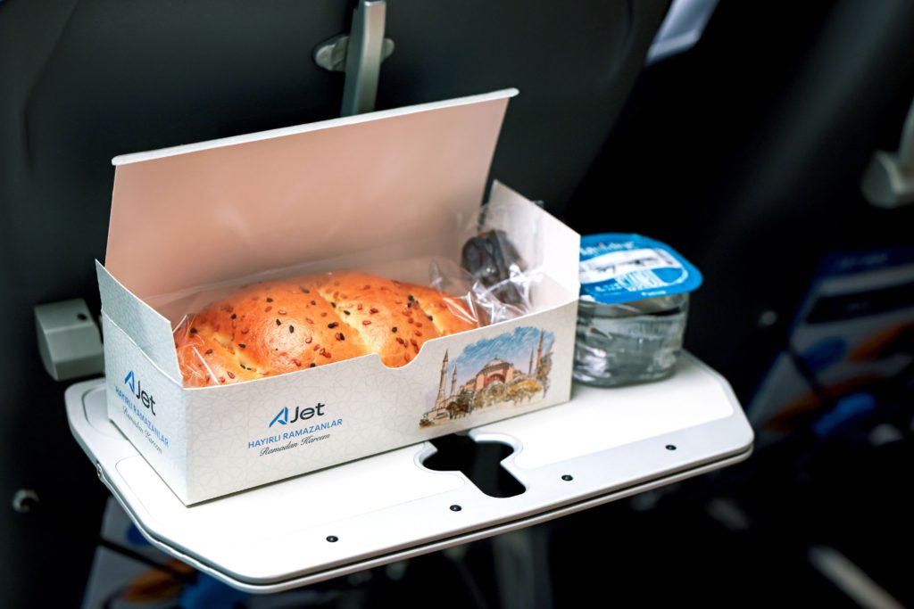 Son Dakika Havacılık Haberleri | Türk Hava Yolları, Pegasus, Sunexpress, Corendon, Havacılık, Havayolları, Havalimanları, Havaalanları, THY, Hostes, Pilot, Uçak, Kabin memuru, SHGM, DHMİ AJet Iftariyelik 3